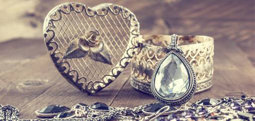antique-diamonds-beauty-gets-better-age